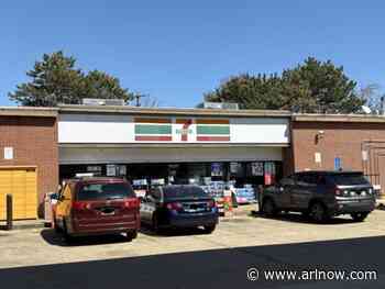 Prosecutors drop case against store employee accused of slashing shoplifter