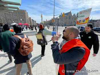 Striking Queen's grad student workers into second week on picket line