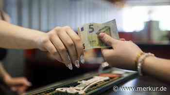 Neueste Studie enthüllt: Lokale ohne Bargeld-Zahlung verlieren zahlreiche Besucher – Gen Z überrascht mit Präferenz