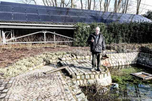 Ben liet grote zonnepanelenconstructie in zijn tuin bouwen zonder vergunning, en moet ze nu afbreken: “Ik ben de installateur blindelings gevolgd”