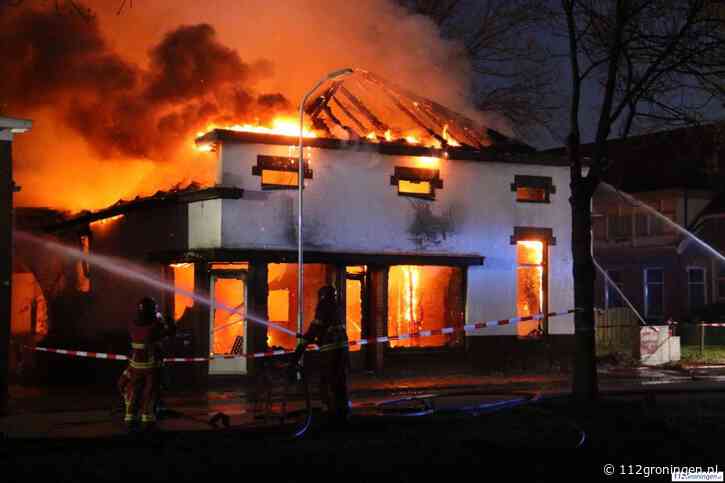 Grote brand in leegstaand pand in Nieuwe Pekela