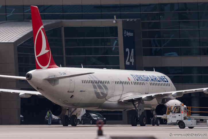 Grondafhandelaar vliegt per ongeluk mee in A321