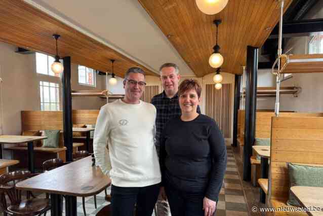 Stationneke herleeft dankzij Stijn (45), Robrecht (43) en Annelies (44): “Volledig vernieuwde kaart met houtskoolgrill en foodsharing”