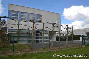 Nieuw aangekochte loods voor werklieden blijkt al te klein, dus huurt gemeente extra loods: “Dit is wel een heel dure tijdelijke optie”