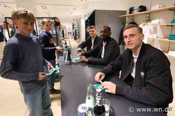 Preußen im adretten Zwirn am Prinzipalmarkt angekommen