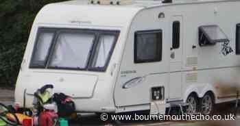 Caravan detaches off back of tow car and crashes into other vehicle