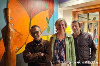 Voor hij naar Frankrijk verhuist, zet Koen nog eens kunst van drie vrienden in de schijnwerpers