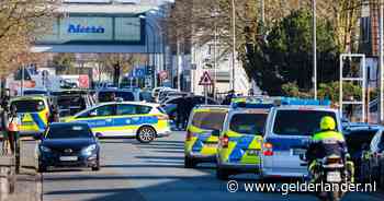 Mesaanval in Gronau, net over de grens bij Enschede: grote klopjacht op vermoedelijke dader (31)