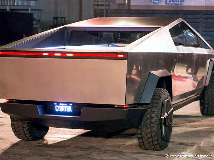 Tesla richiama 46.000 Cybertruck: si staccano i pannelli della carrozzeria. Lutnick: “Comprate sue azioni”