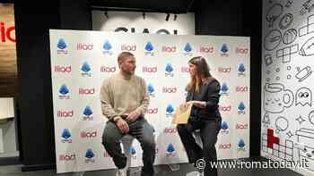 Francesco Totti all'Iliad store di Roma: "Fortunato ad aver indossato un'unica maglia. Oggi non c'è un mio erede"