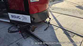 Radfahrerin bei Unfall mit Straßenbahn am Radeklint verletzt