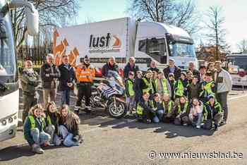 Leerlingen De Bunderboog leren dankzij Rotary en rijschool bij over dode hoek