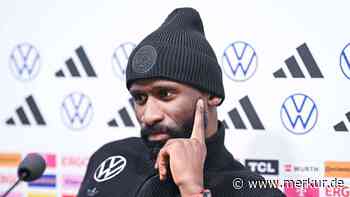 „Du musst mich nicht anfassen“: DFB-Star sorgt mit kuriosem Auftritt für Wirbel