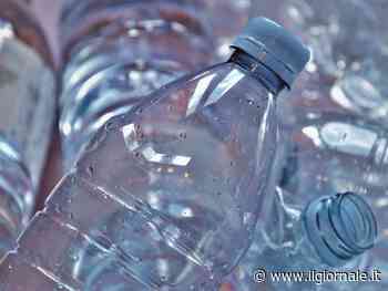 Dopo i tappi, il materiale. La Ue fa guerra alle bottiglie di plastica: cosa cambierà entro il 2030