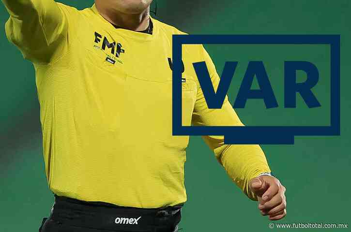 “Los del VAR se equivocan” Árbitro culpa al VAR de los errores en la Liga MX