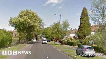 Man dies and woman hurt in single-car crash