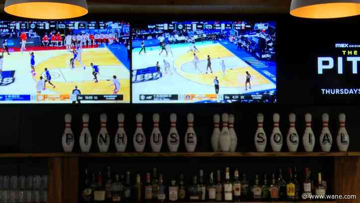 Buzzer beaters and bites: March Madness kicks off at local restaurants