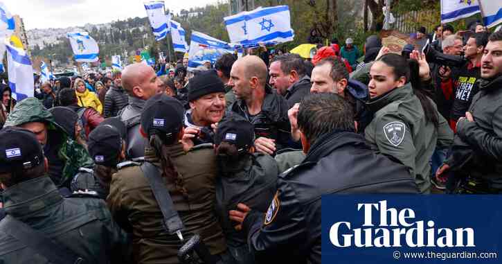 Thousands protest in Israel over ‘attack on democracy’ by Netanyahu