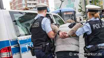 Fahrkartenkontrolle eskaliert: Randale, Schläge und Würgegriff in der S4