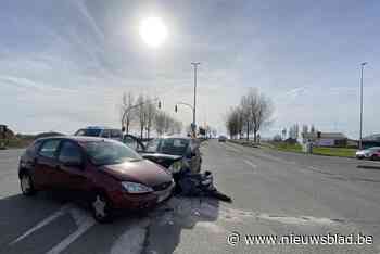 Wagens botsen op berucht kruispunt