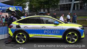 E-Auto-Chaos bei Polizei: Beamte laden Streifenwagen bei Aldi und Co.