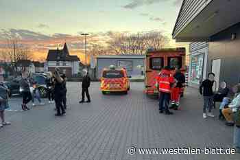 40 Verletzte: Jugendliche versprühen Pfefferspray im Rewe Holzminden