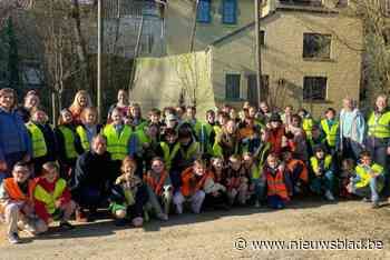 Vierdejaars ontdekken eerste Beerselse Gelukswandeling