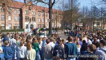Sint-Victor herdenkt doden bij symboolboom Vicske