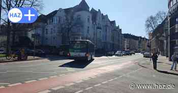 Wegen einer Panne: Bus bleibt mitten auf einer Kreuzung in Hannover stehen