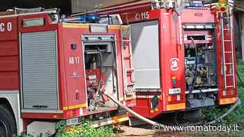 Incendio a Colli Aniene: bruciano sterpaglie, ferita una donna