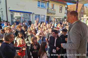 „Halle blüht auf“: Frühjahrskirmes offiziell eröffnet