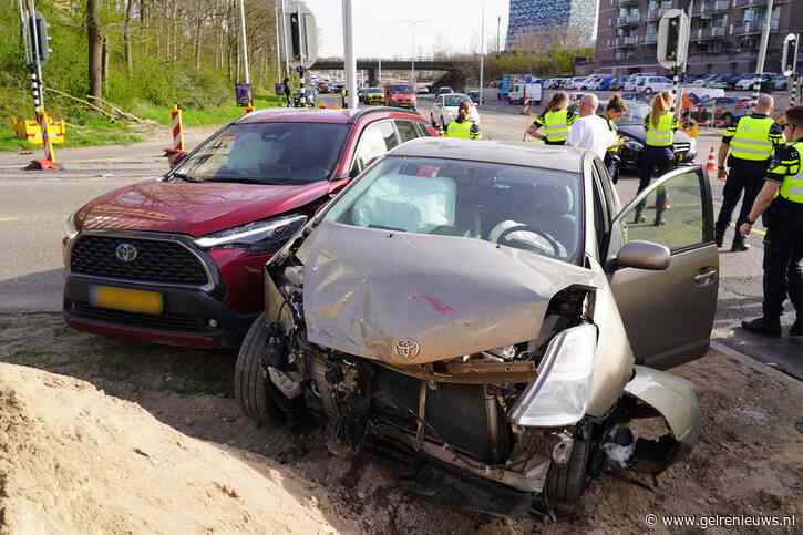 Opnieuw aanrijding op druk kruispunt, zorgen over verkeerslichten nemen toe