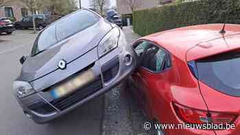 Auto rijdt boven op geparkeerd voertuig en doorboort zijruit in Eigenbilzen