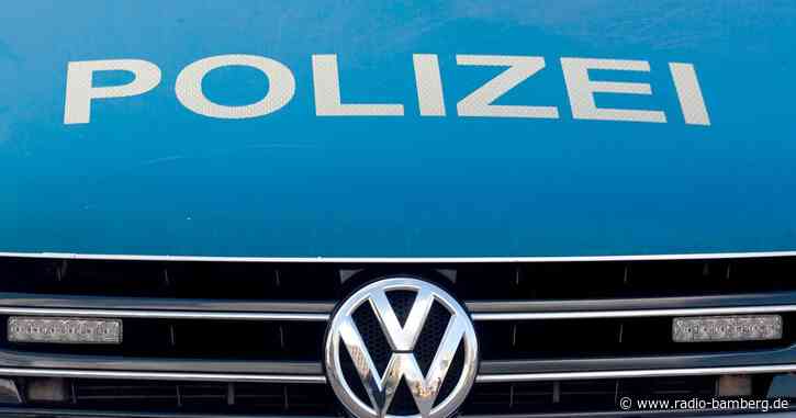 16-Jährige fährt gegen Baum und stirbt