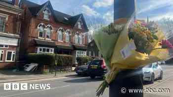 Man hit by police car on 999 call dies