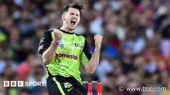 Garton extends contract with Warwickshire