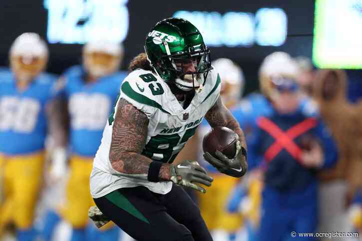 Chargers sign TE Tyler Conklin to 1-year contract