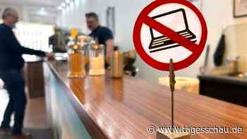 Warum immer mehr Cafés Laptops verbieten