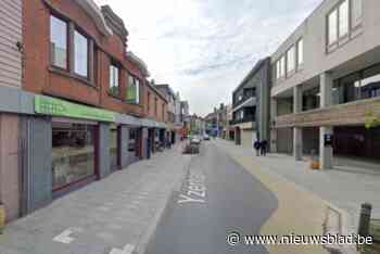 Bestuurder vergeet handrem: voetganger gewond naar het ziekenhuis