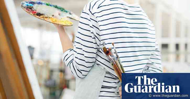 A dustpan and brush with fine art | Brief letters