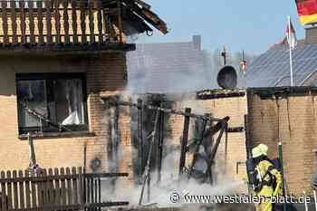 Feuer in Vinsebeck: Anbau brennt ab - Bewohner gerettet