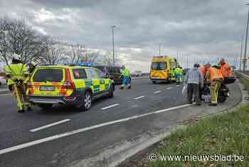 Bromfietser komt zwaar ten val vlak voor oprit E403