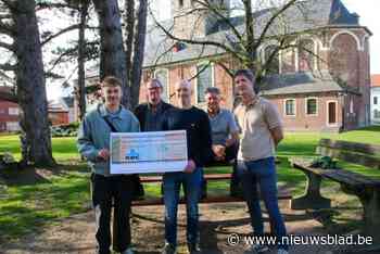 De finale cheque van 2.000 euro na zes jaar Wintervonken is voor vzw LEJO