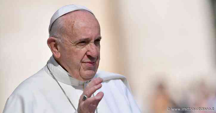 Papa Francesco sarà dimesso domani: torna a Santa Marta, “almeno due mesi di convalescenza”