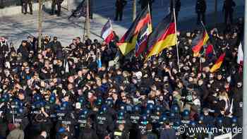 Siegrune am Hals und Hitlergruß: Polizei meldet mehrere Festnahmen bei Neonazi-Demo in Berlin