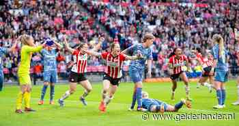 PSV kegelt Ajax dankzij Renate Jansen en Veerle Buurman van eerste plek af in spannende titelstrijd