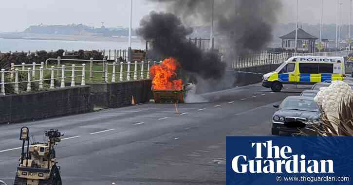 Bomb squad carries out controlled burn of explosive chemicals found in St Leonards