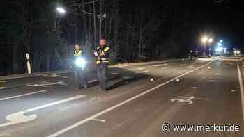 Autofahrer durch das Fenster in den Wald geschleudert – für ihn kommt jede Hilfe zu spät