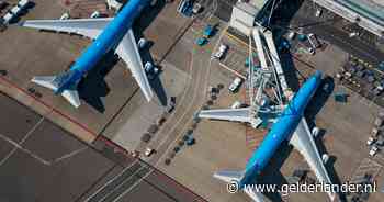 Vliegtuigen Schiphol landen op andere baan om brand in de buurt
