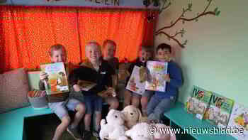 Basisschool De Springplank neemt leescaravan in gebruik: “We kunnen vanaf nu volop op een rustig plekje lezen”